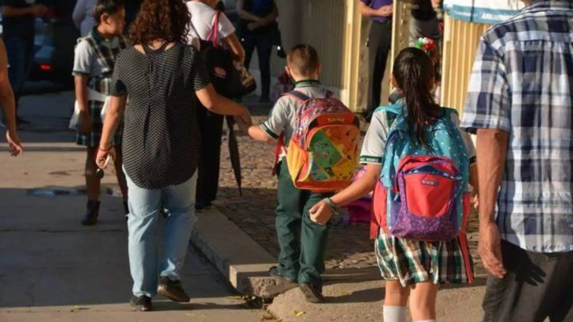 NIÑOS ESCUELA